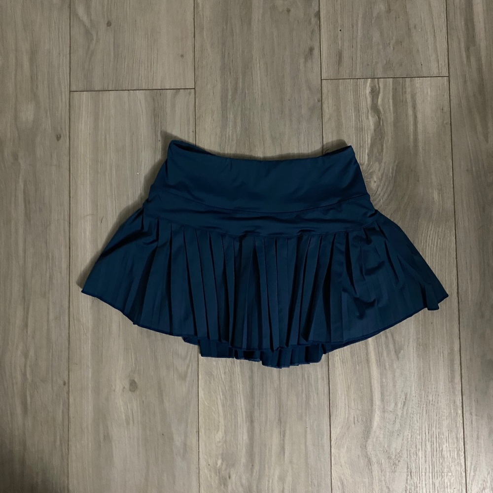 Gold hinge skirt